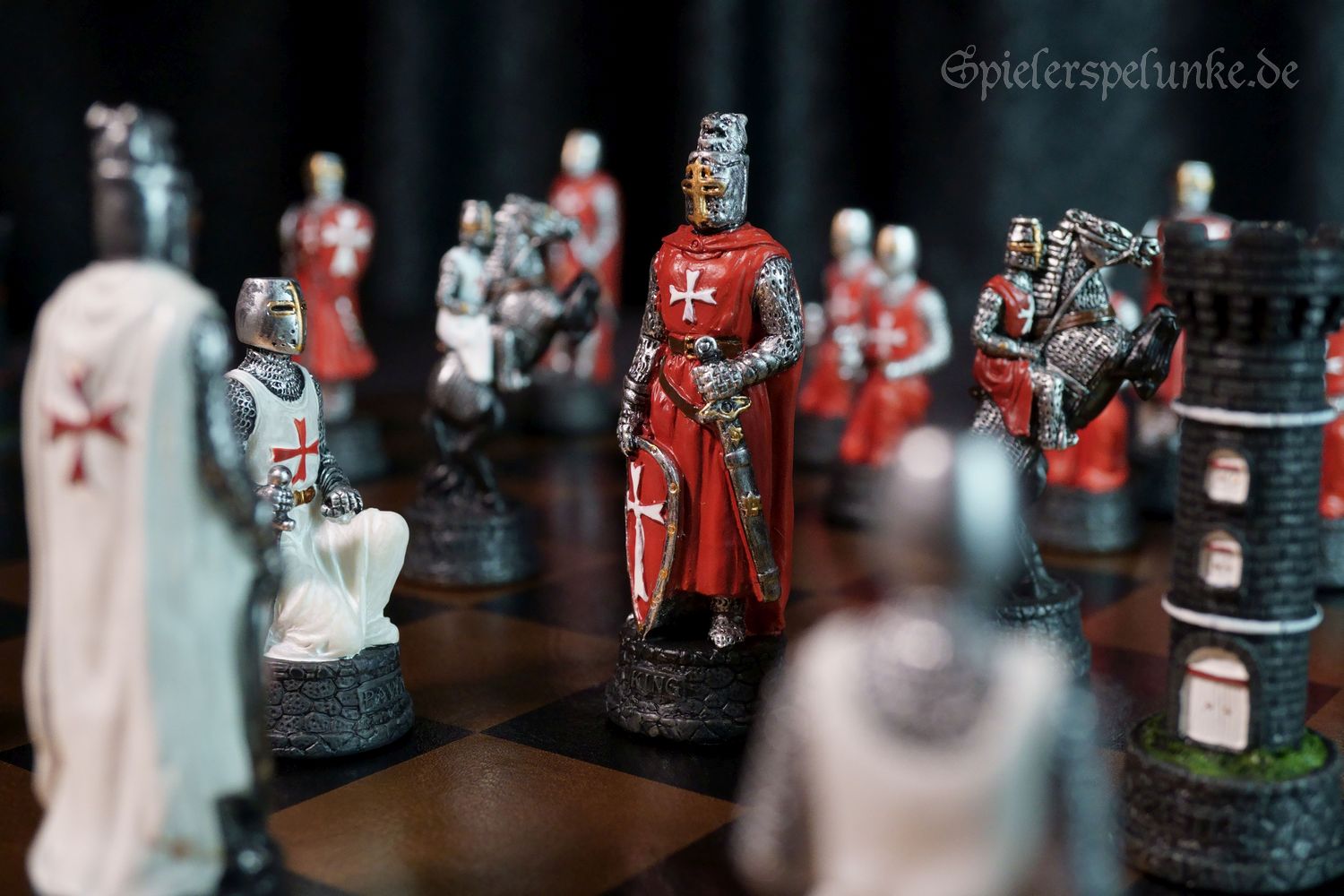 schachfiguren historisch historical chess pieces ritter knight templer johanniter